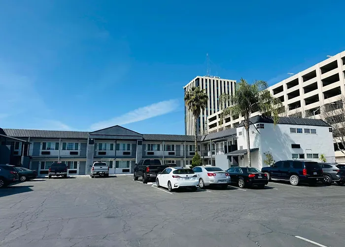 Surestay By Best Western Fresno Central