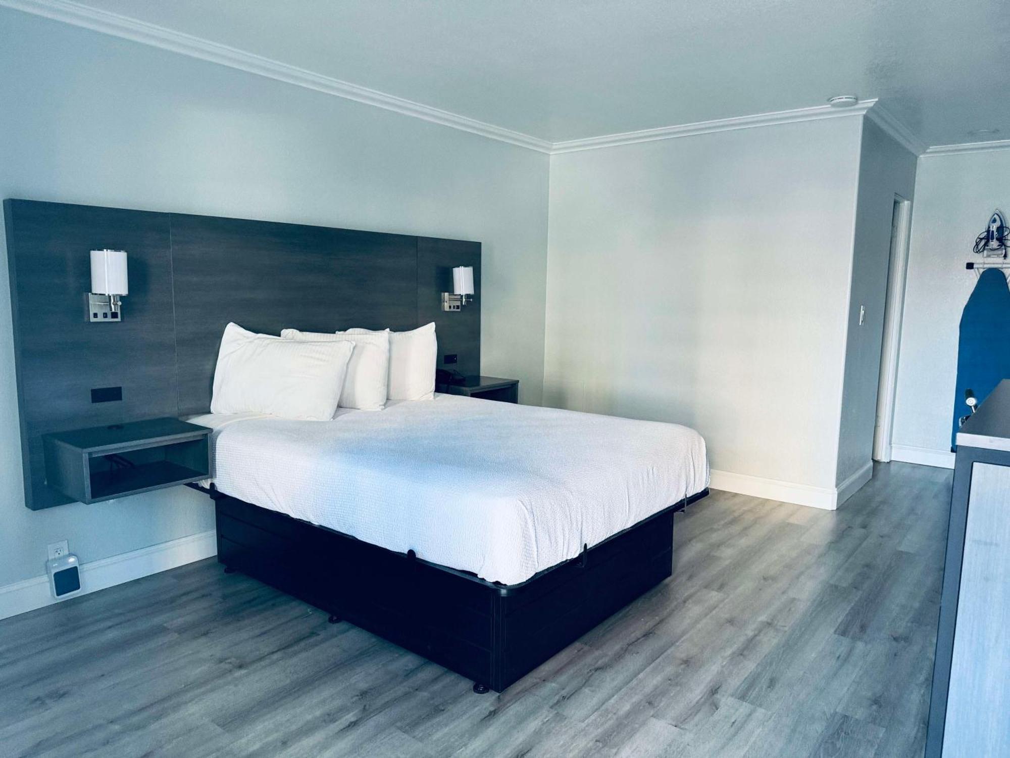 Surestay By Western Motel Fresno