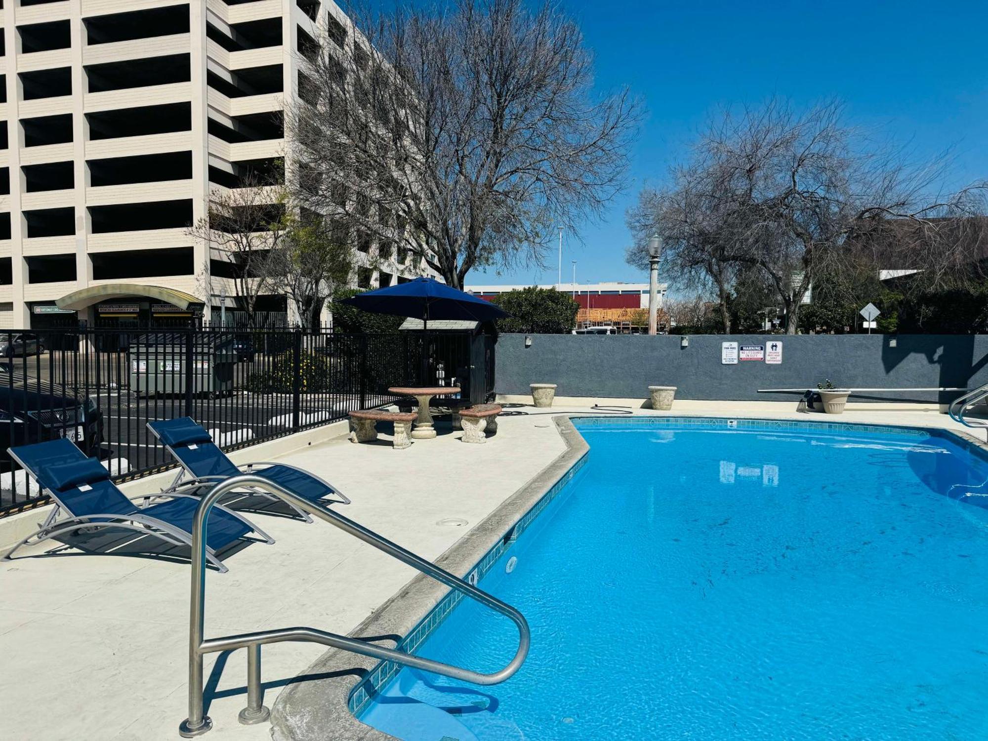 Motel Surestay By Western Fresno