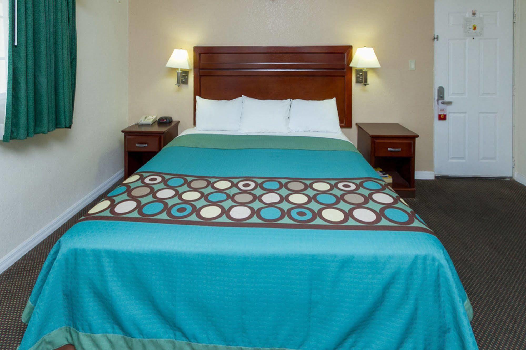 Surestay By Western Motel Fresno
